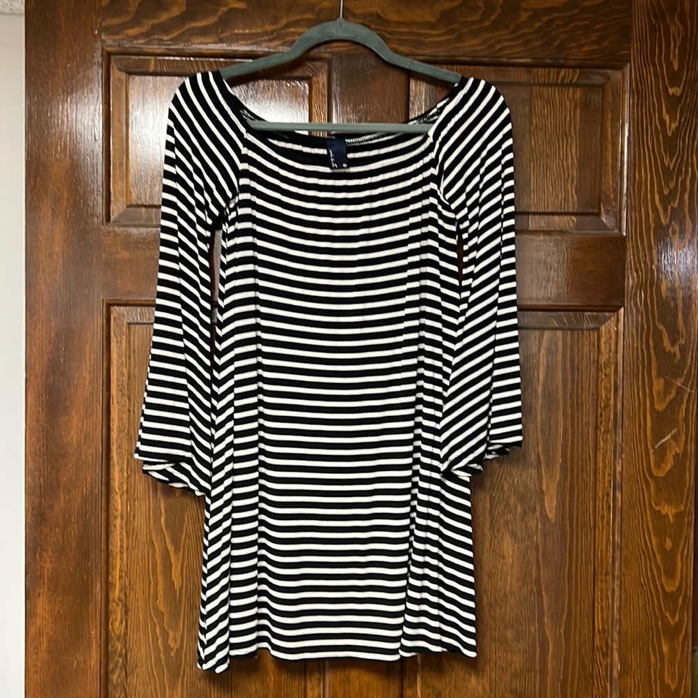 Tunic/off the shoulder dress.